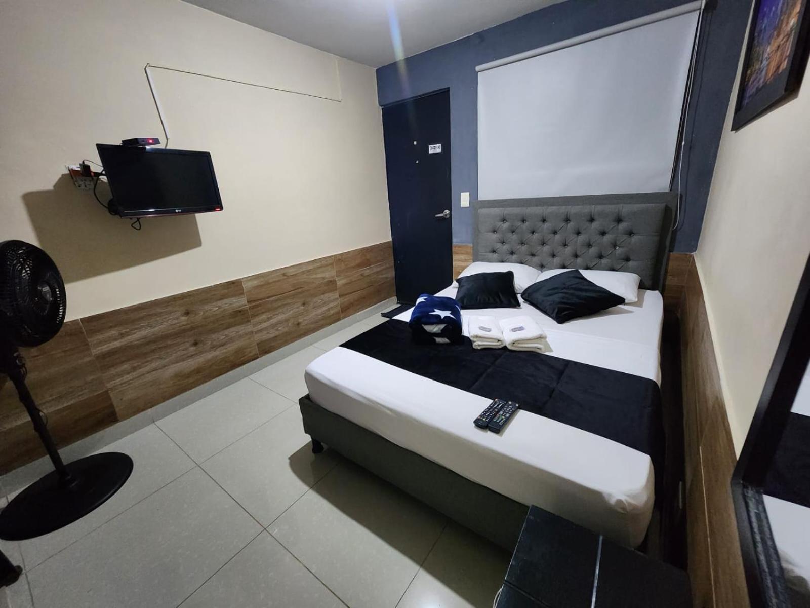 Hotel Medellin Calasanz Extérieur photo