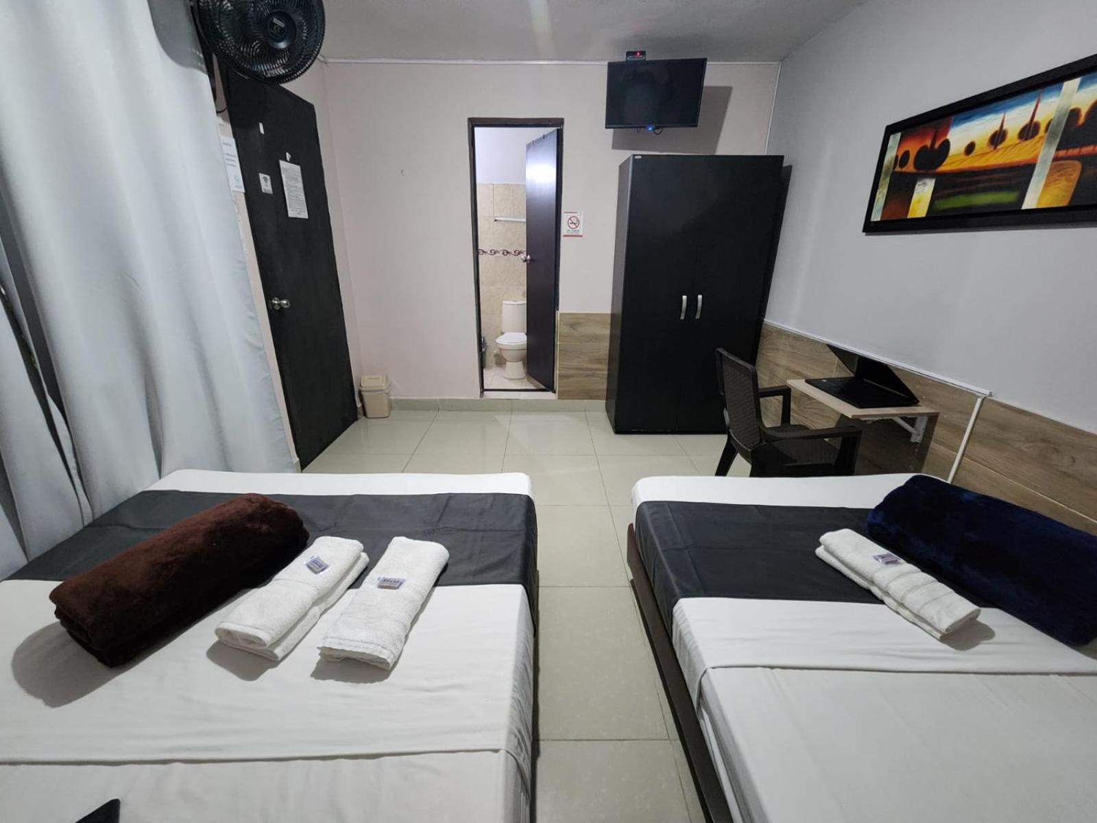Hotel Medellin Calasanz Extérieur photo