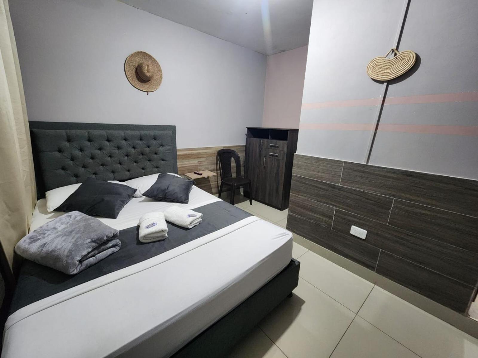 Hotel Medellin Calasanz Extérieur photo
