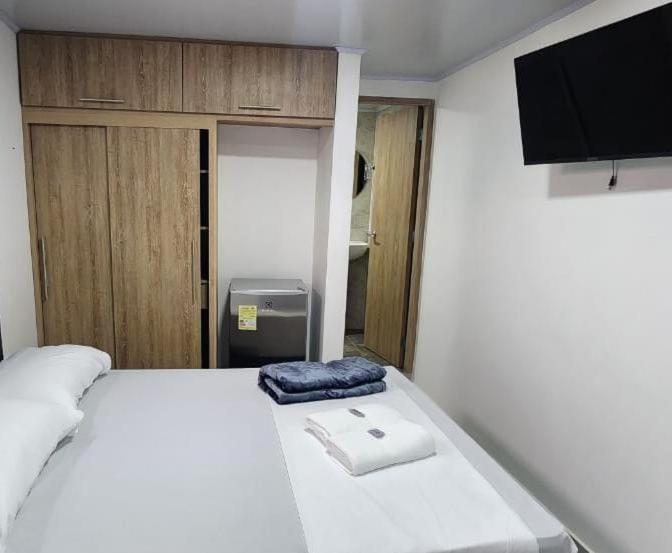 Hotel Medellin Calasanz Extérieur photo